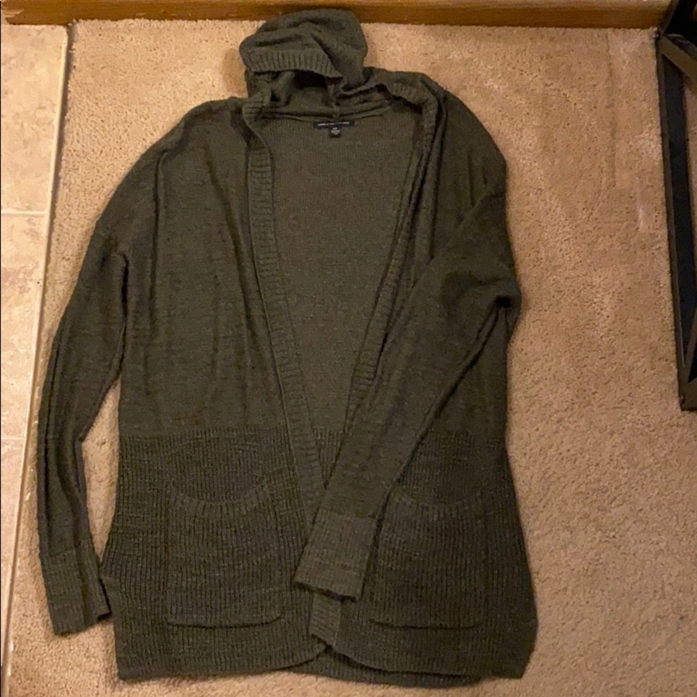 American Eagle hunter green long sleeve sweater